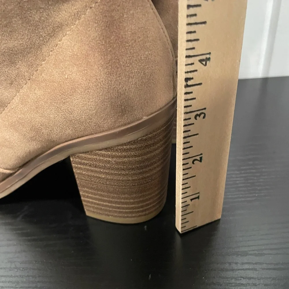 Universal Thread Women’s Tall Slouch Suede Boots - Tan size  6WC